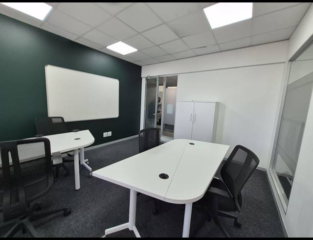 53M² SERVICED OFFICE TO LET IN SANDTON CENTRAL